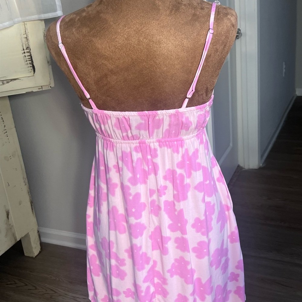 XS Super Cute!!!Wild Fable Pink Floral sun-dress with adjustable straps. - Picture 7 of 9